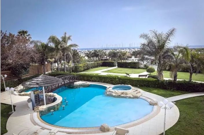 Image No.2-5 Bed House for sale