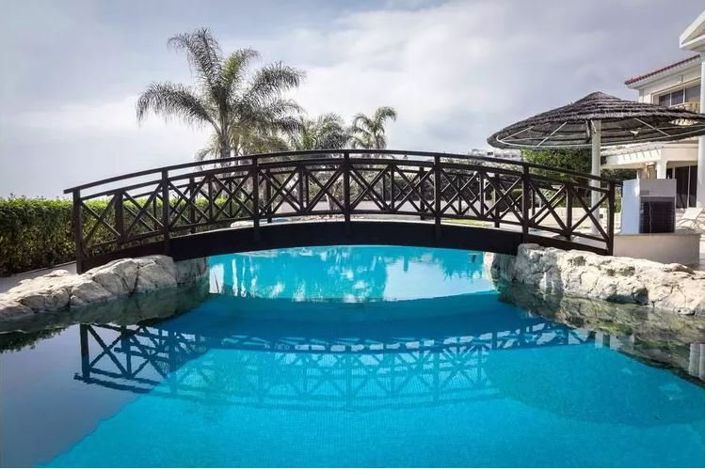 Image No.6-5 Bed House for sale