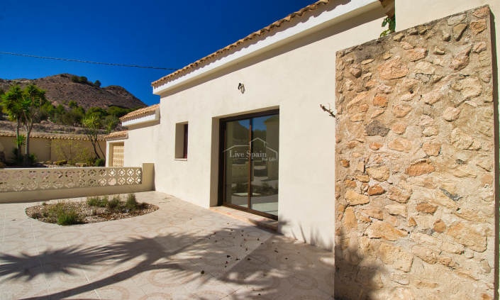 Image No.10-6 Bed Country Property for sale