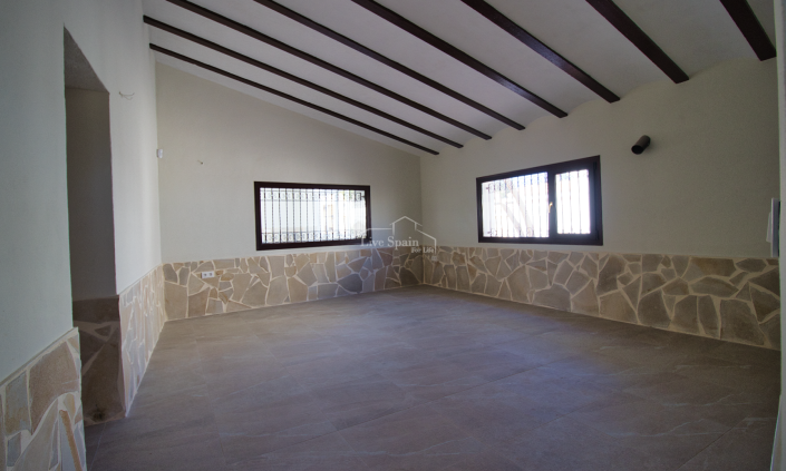 Image No.25-6 Bed Country Property for sale