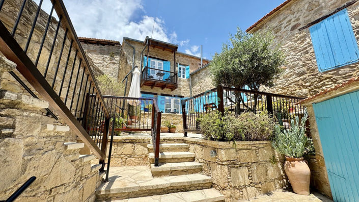 Image No.2-4 Bed Villa for sale