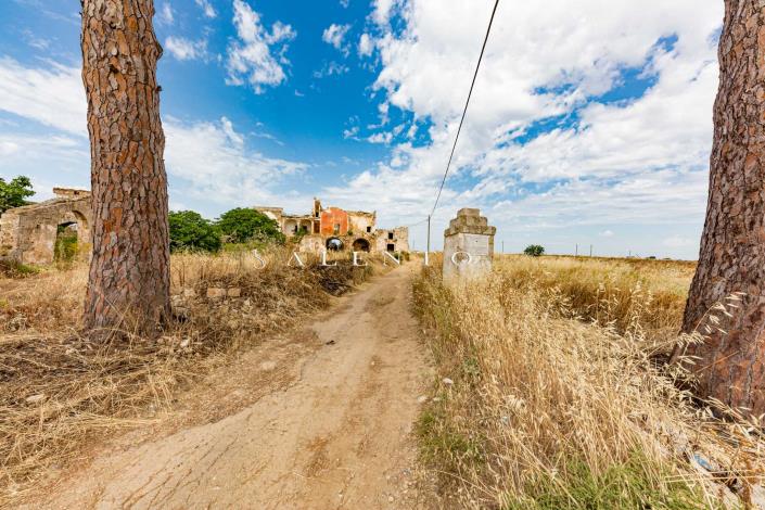 Image No.2-Ferme de 7 chambres à vendre à Ugento