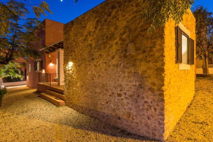 Image No.2-5 Bed Villa for sale