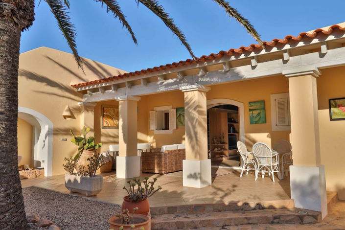 Image No.2-Villa de 4 chambres à vendre à Cala en Baster