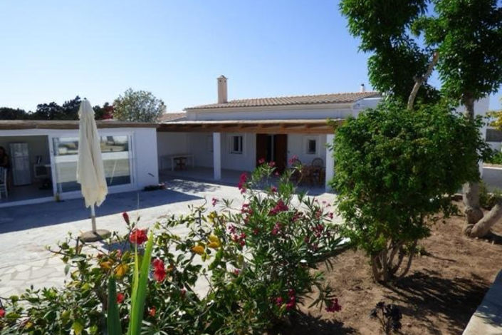 Image No.2-3 Bed Villa for sale