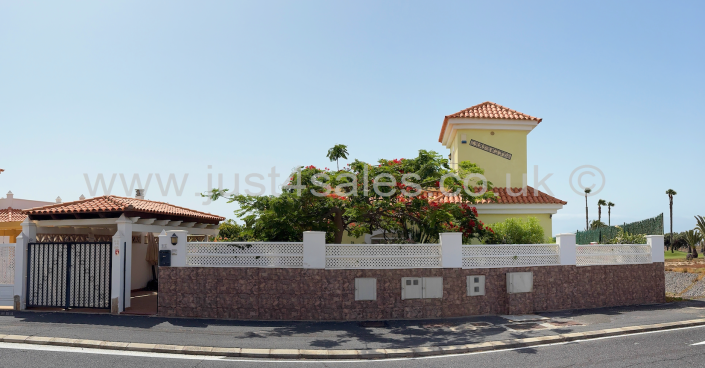 Image No.2-Villa de 4 chambres à vendre à Caleta De Fuste