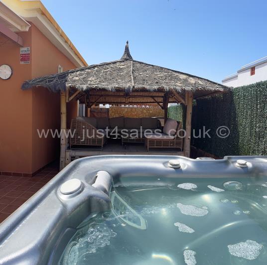 Image No.11-Villa de 4 chambres à vendre à Caleta De Fuste