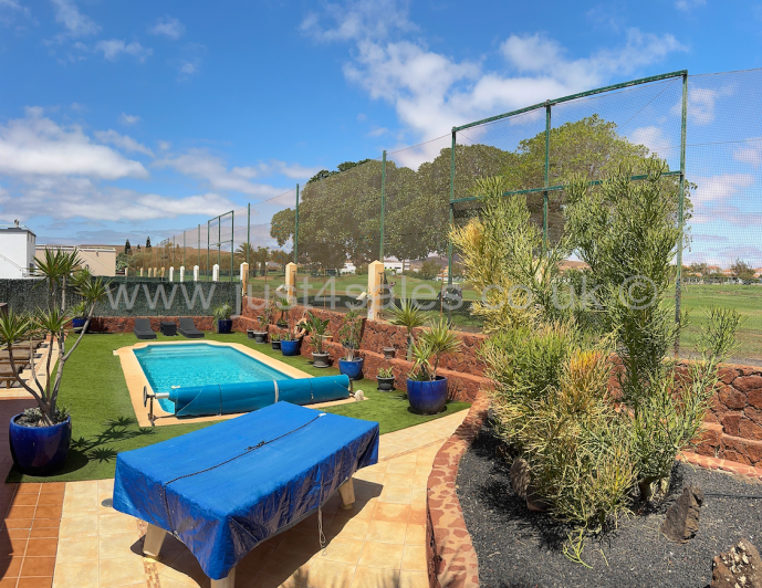 Image No.7-Villa de 4 chambres à vendre à Caleta De Fuste