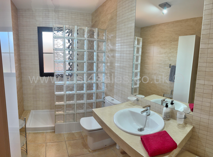 Image No.32-Villa de 4 chambres à vendre à Caleta De Fuste