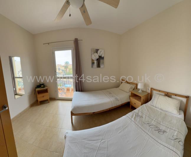 Image No.18-3 Bed Townhouse for sale