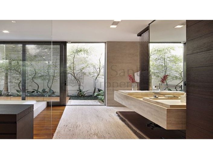 Image No.4-5 Bed House for sale