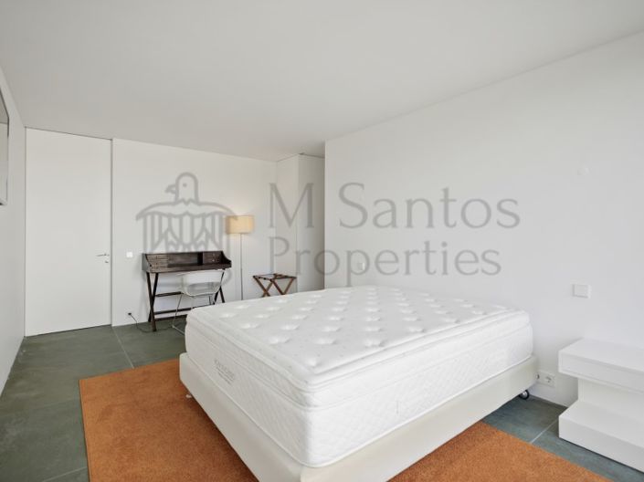 Image No.17-4 Bed House for sale