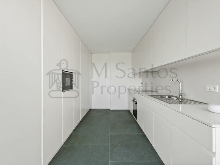 Image No.31-4 Bed House for sale