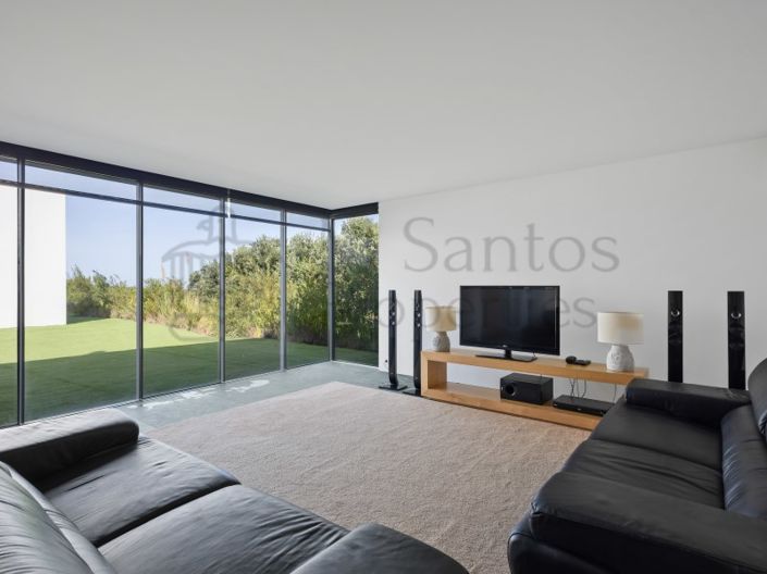 Image No.7-4 Bed House for sale