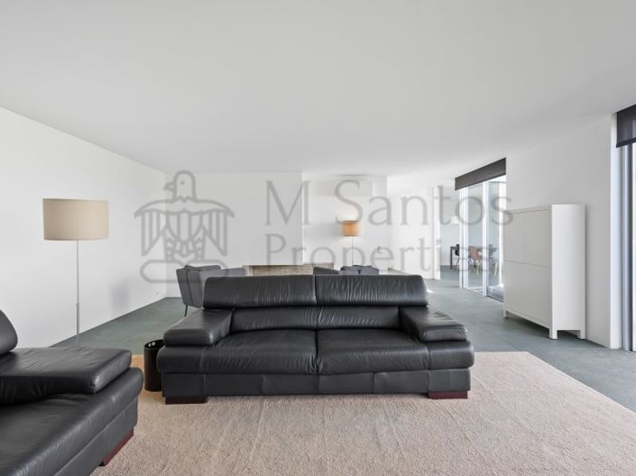 Image No.9-4 Bed House for sale