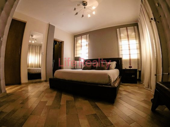 Image No.11-5 Bed House for sale