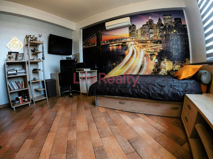 Image No.16-5 Bed House for sale