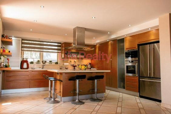 Image No.5-5 Bed House for sale