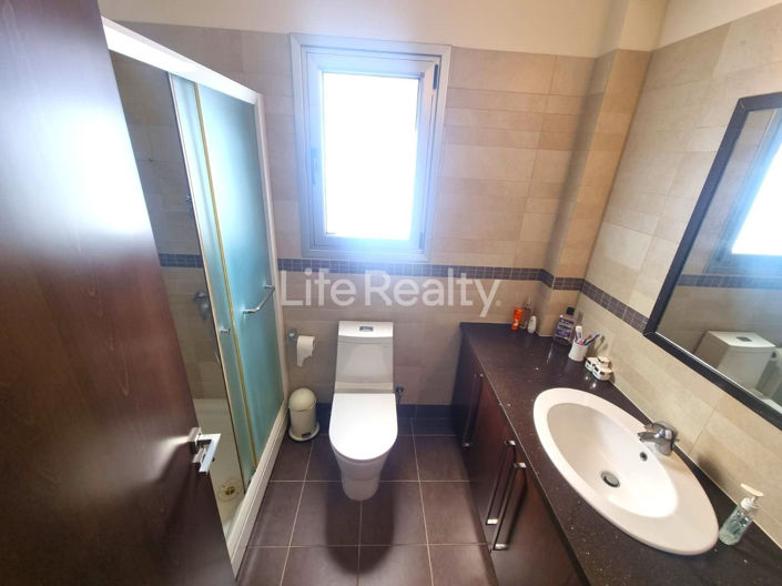 Image No.15-4 Bed House for sale