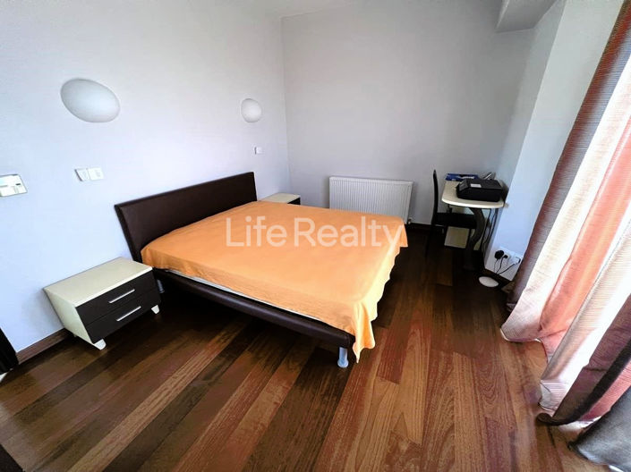 Image No.10-3 Bed House for sale