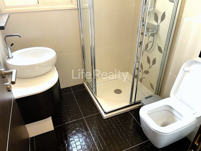 Image No.16-3 Bed House for sale