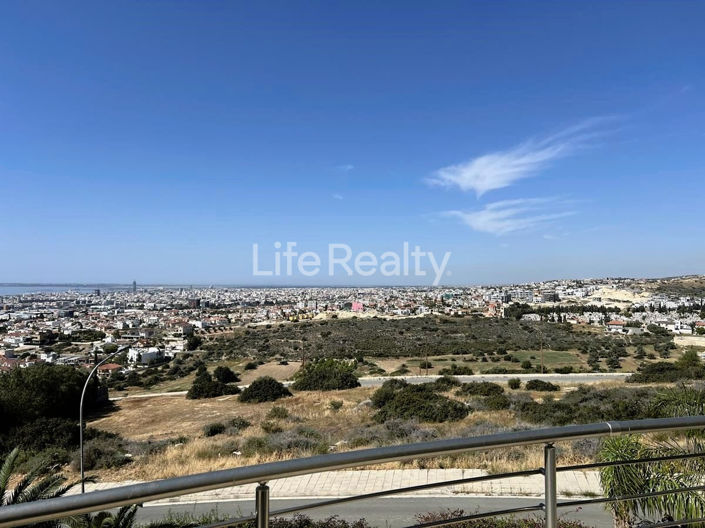 Image No.19-3 Bed House for sale