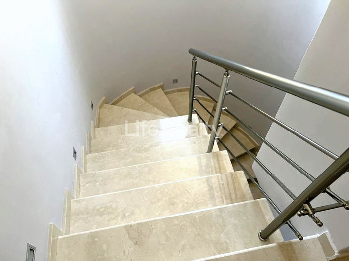 Image No.7-3 Bed House for sale