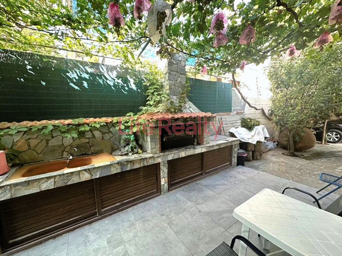 Image No.10-3 Bed House for sale