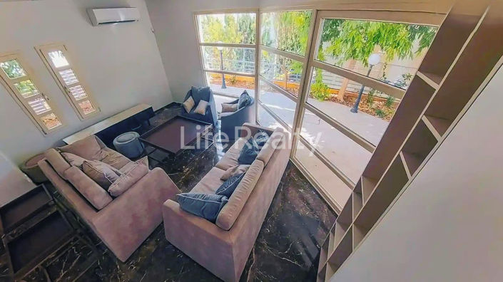 Image No.3-Maison de 5 chambres à vendre à Parekklisia