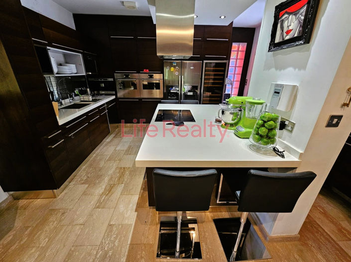 Image No.13-5 Bed House for sale