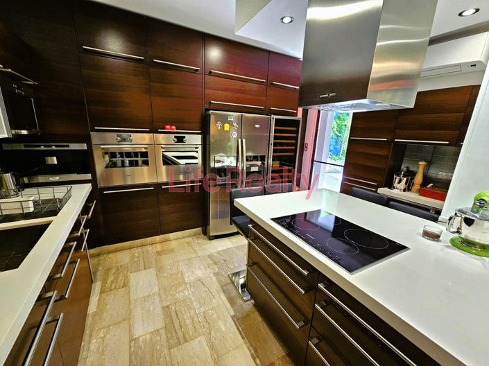 Image No.15-5 Bed House for sale