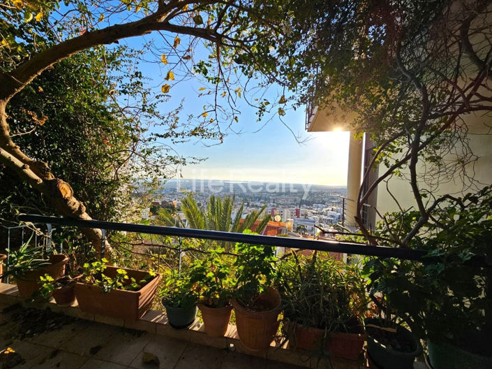 Image No.29-6 Bed House for sale