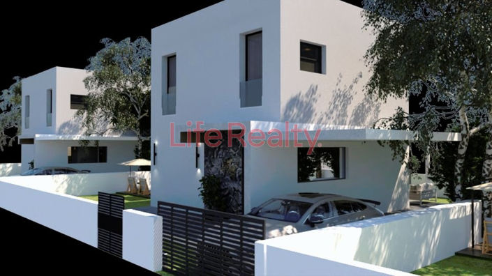 Image No.11-3 Bed House for sale