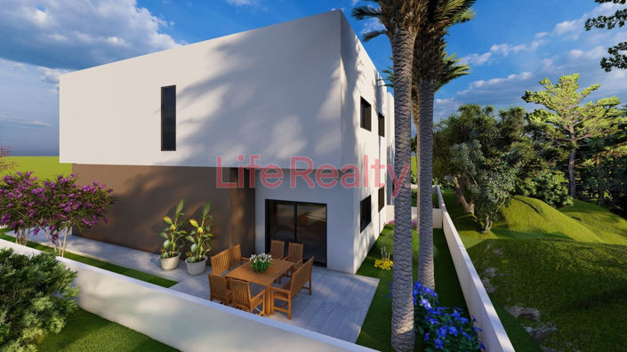 Image No.6-4 Bed House for sale