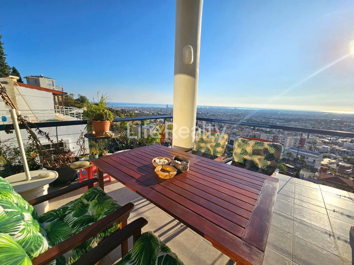 Image No.27-6 Bed Property for sale