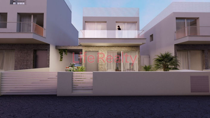 Image No.3-3 Bed House for sale