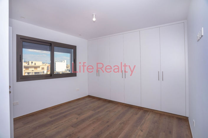 Image No.20-3 Bed Apartment for sale