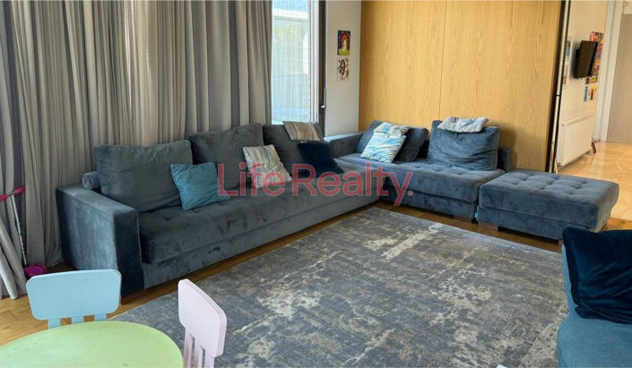 Image No.4-5 Bed House for sale