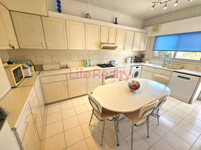 Image No.7-Appartement de 4 chambres à vendre à Agios Athanasios