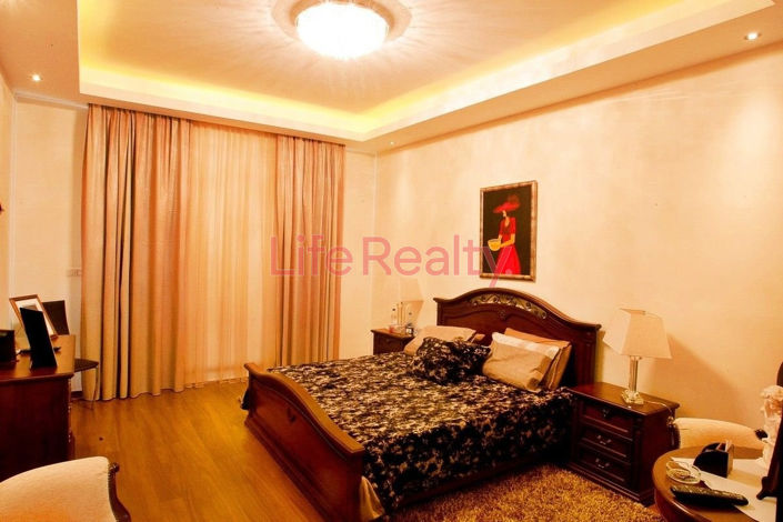 Image No.10-Maison de 7 chambres à vendre à Empa