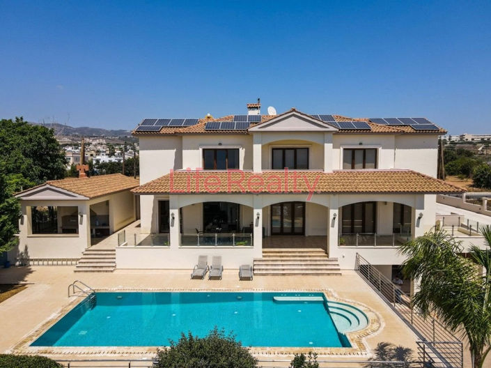 Image No.4-Maison de 7 chambres à vendre à Empa