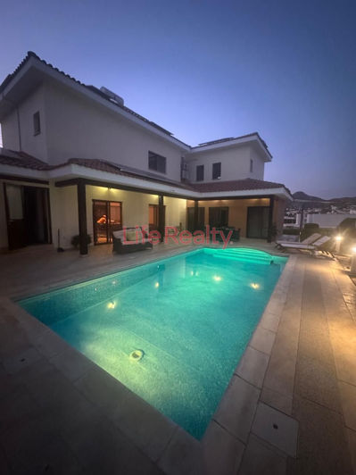 Image No.11-3 Bed House for sale