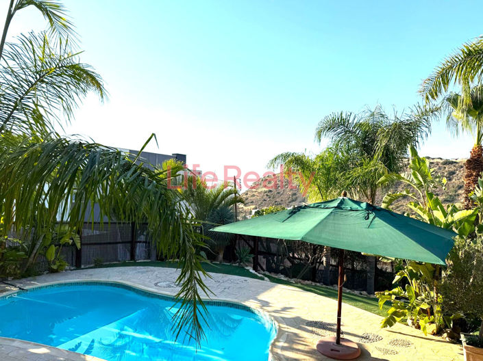 Image No.2-5 Bed House for sale