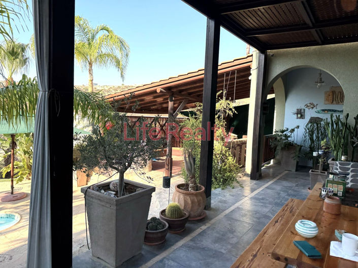 Image No.5-5 Bed House for sale