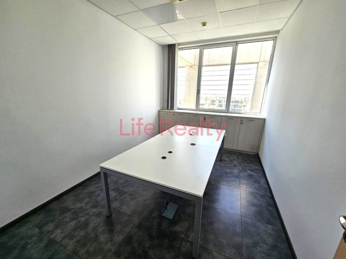 Image No.11-Commercial à vendre à Limassol