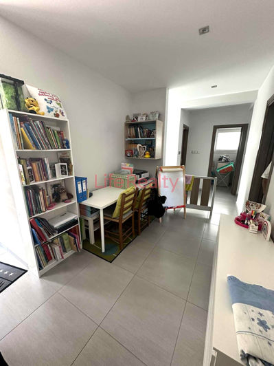 Image No.15-4 Bed House for sale