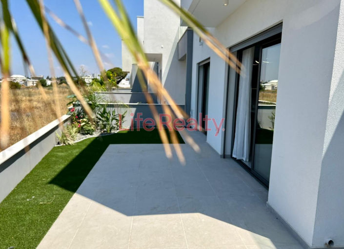 Image No.19-3 Bed House for sale