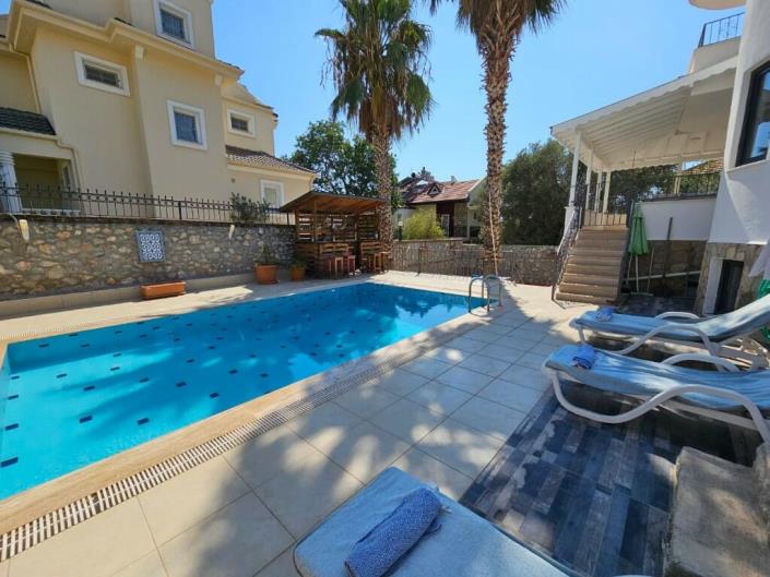 Image No.2-4 Bed Villa for sale