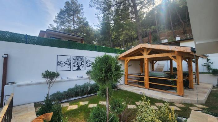 Image No.10-3 Bed Bungalow for sale