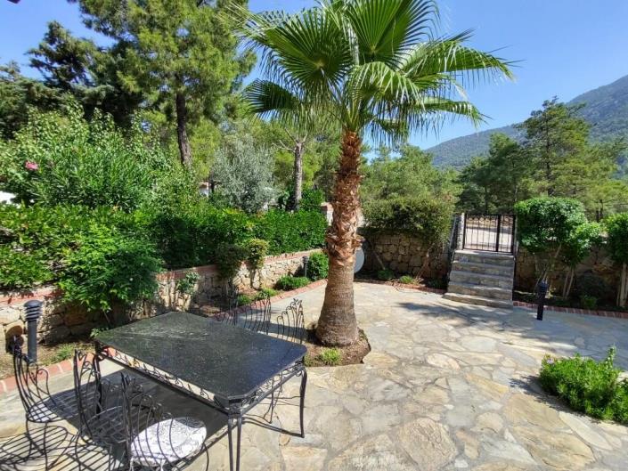 Image No.10-2 Bed Semi-Detached for sale